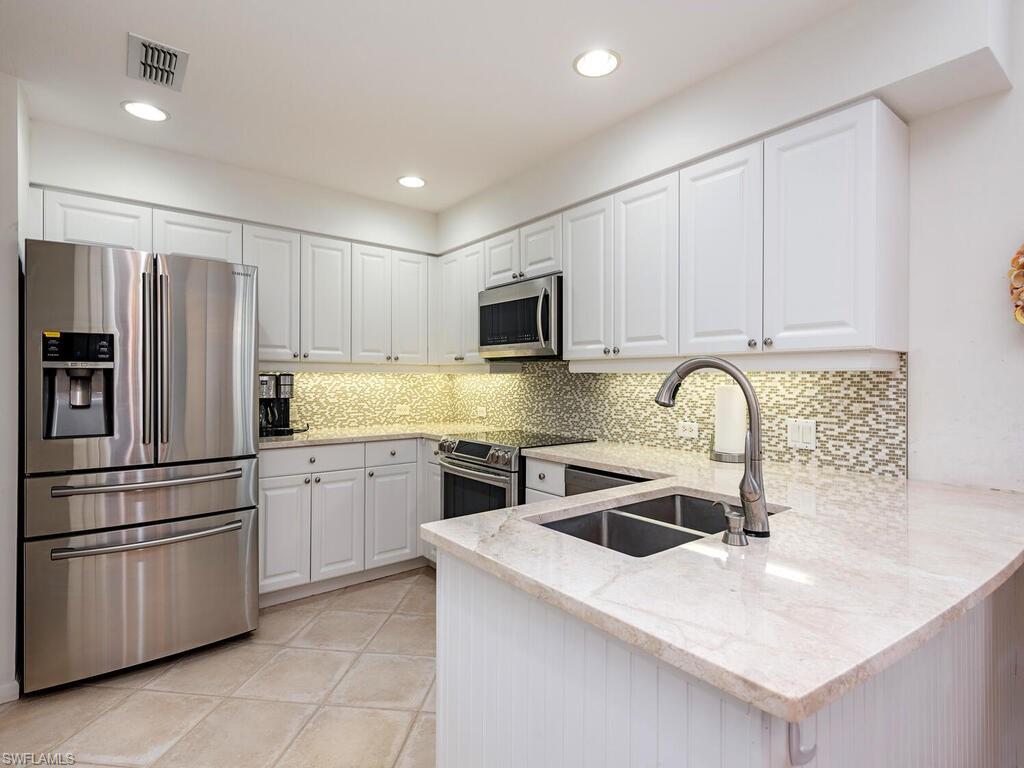 AUTUMN WOODS - Residential