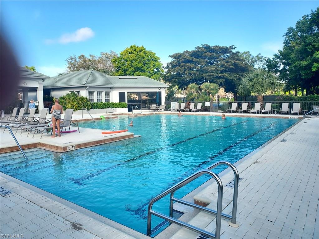 AUTUMN WOODS - Residential