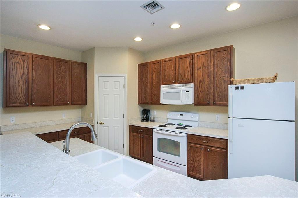 CALUSA PALMS - Residential