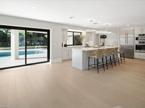 518 Cypress WAY E NAPLES FL 34110