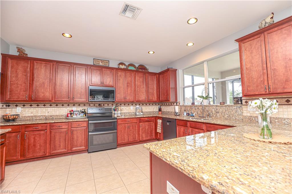 TOWN LAKES - Residential