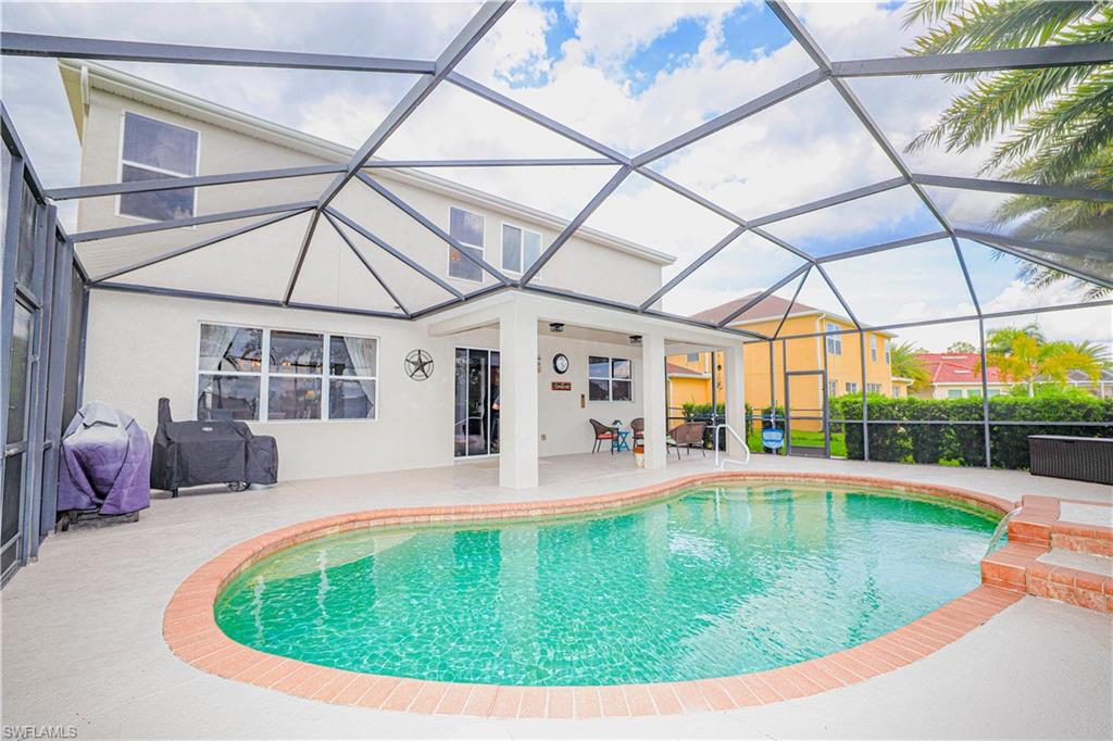 TOWN LAKES - Residential