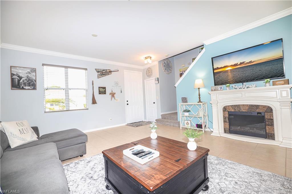 TOWN LAKES - Residential