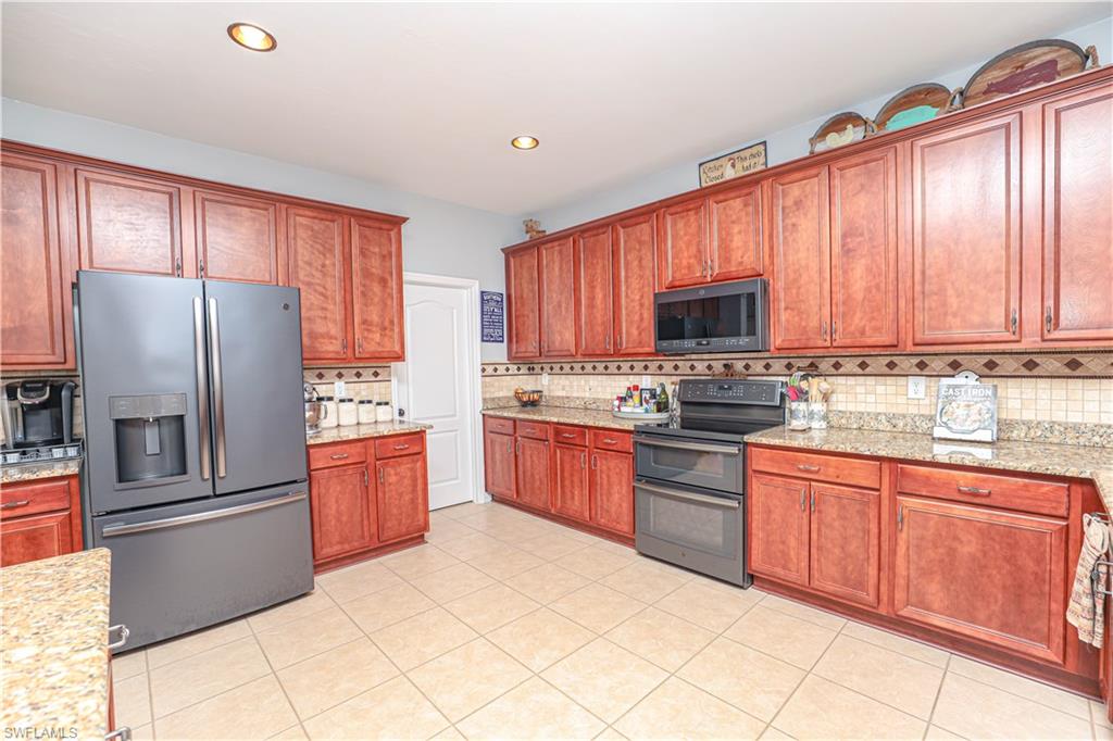 TOWN LAKES - Residential