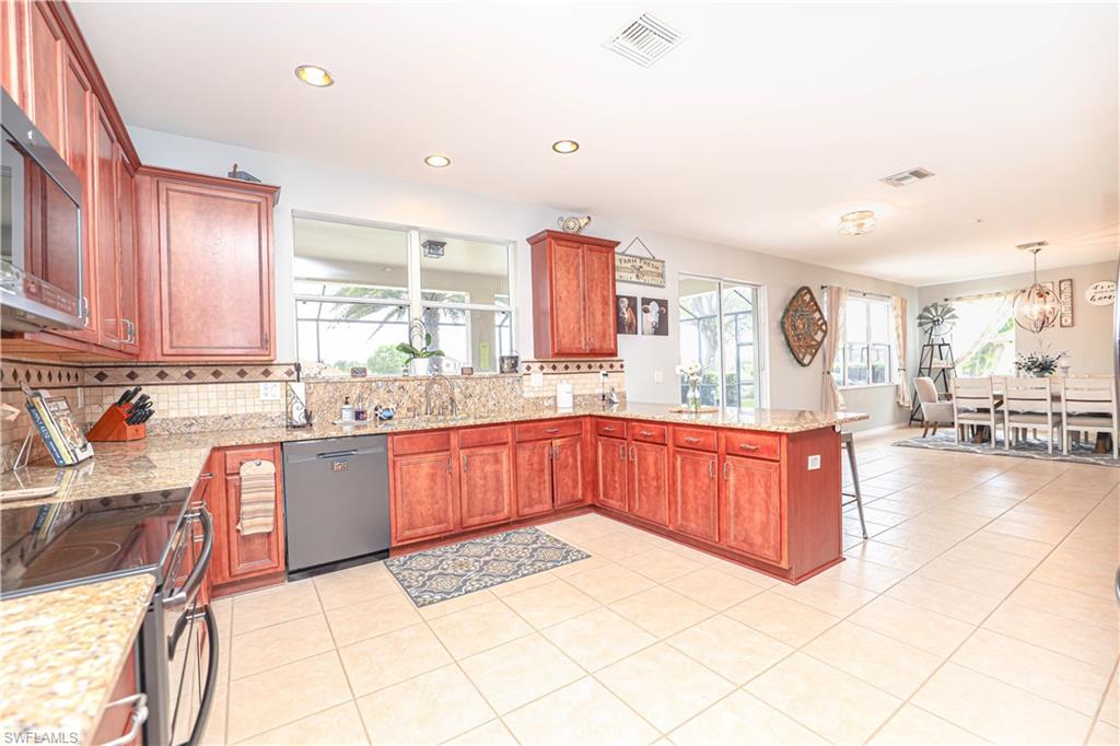 TOWN LAKES - Residential