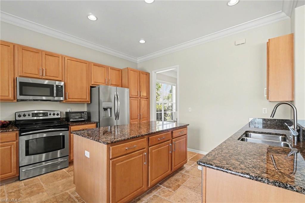 FEATHERBROOK - Residential