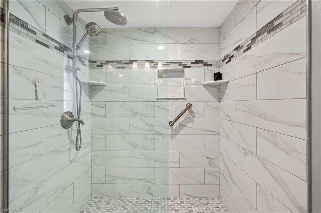 FOREST VILLAS - Residential