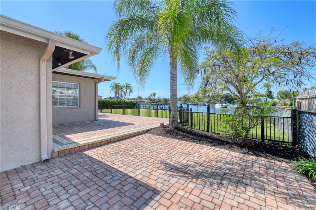 FORT MYERS SHORES - Residential