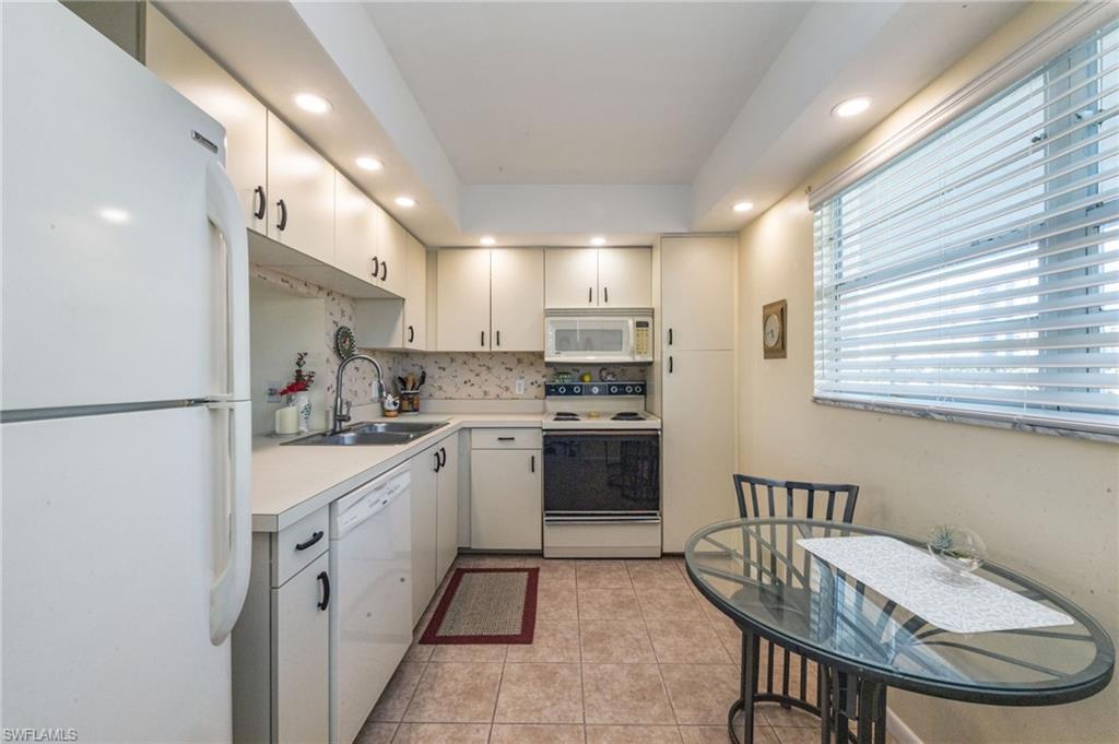 SANDS OF MARCO - Residential