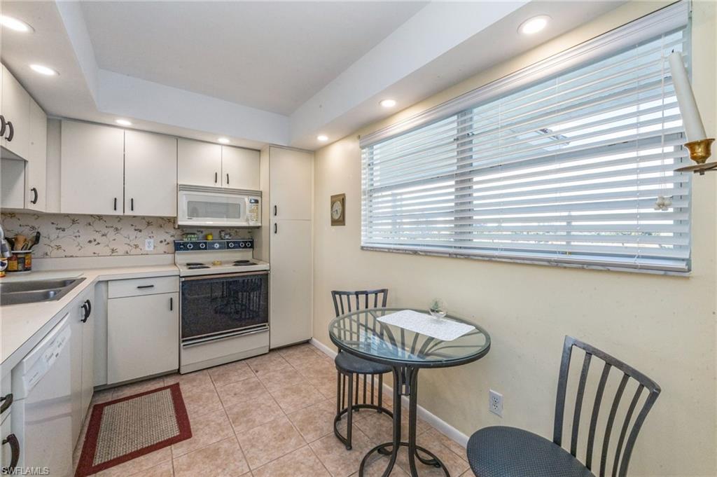 SANDS OF MARCO - Residential