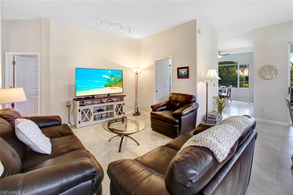 LAS BRISAS AT SPANISH WELLS - Residential