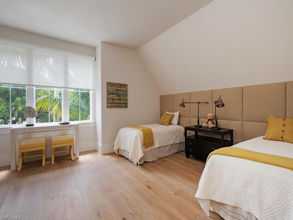 OLDE NAPLES - Residential