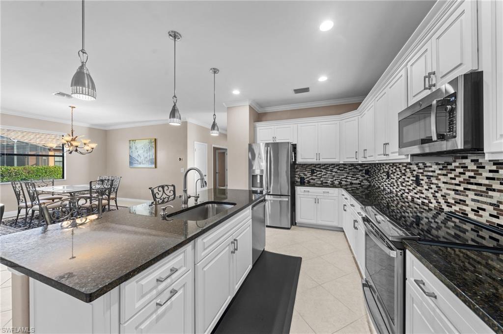 PROMENADE WEST - Residential