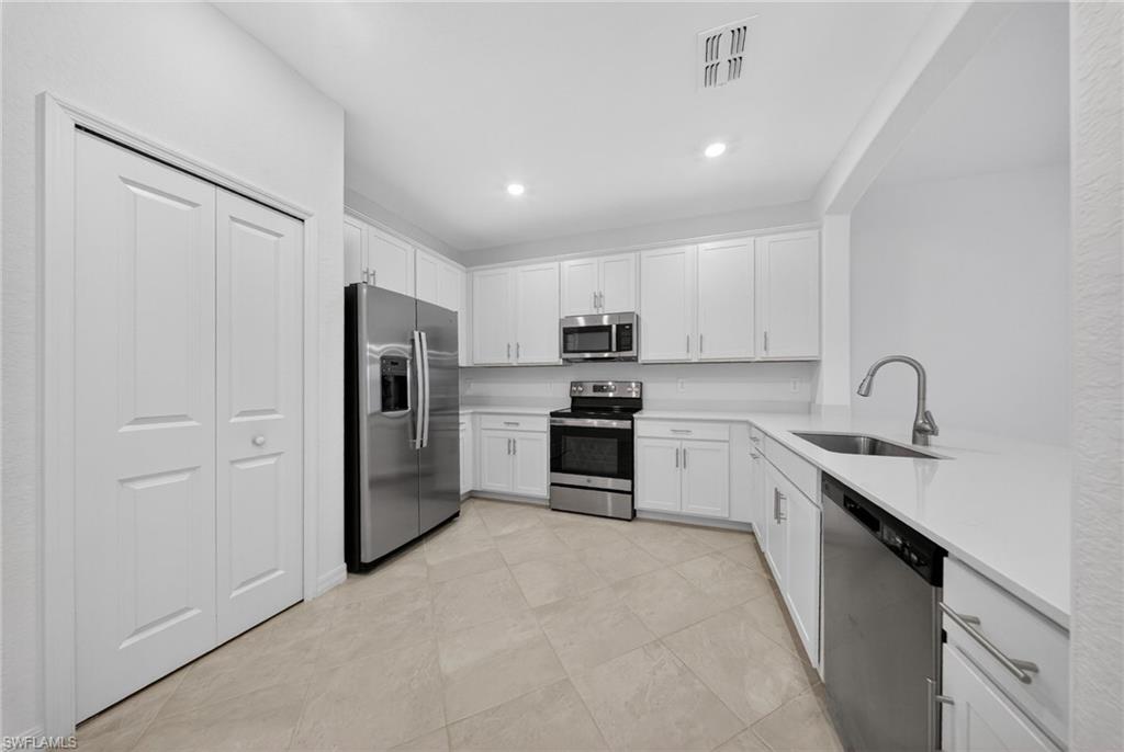 THE GROVES AT ORANGE BLOSSOM RANCH - Residential Lease