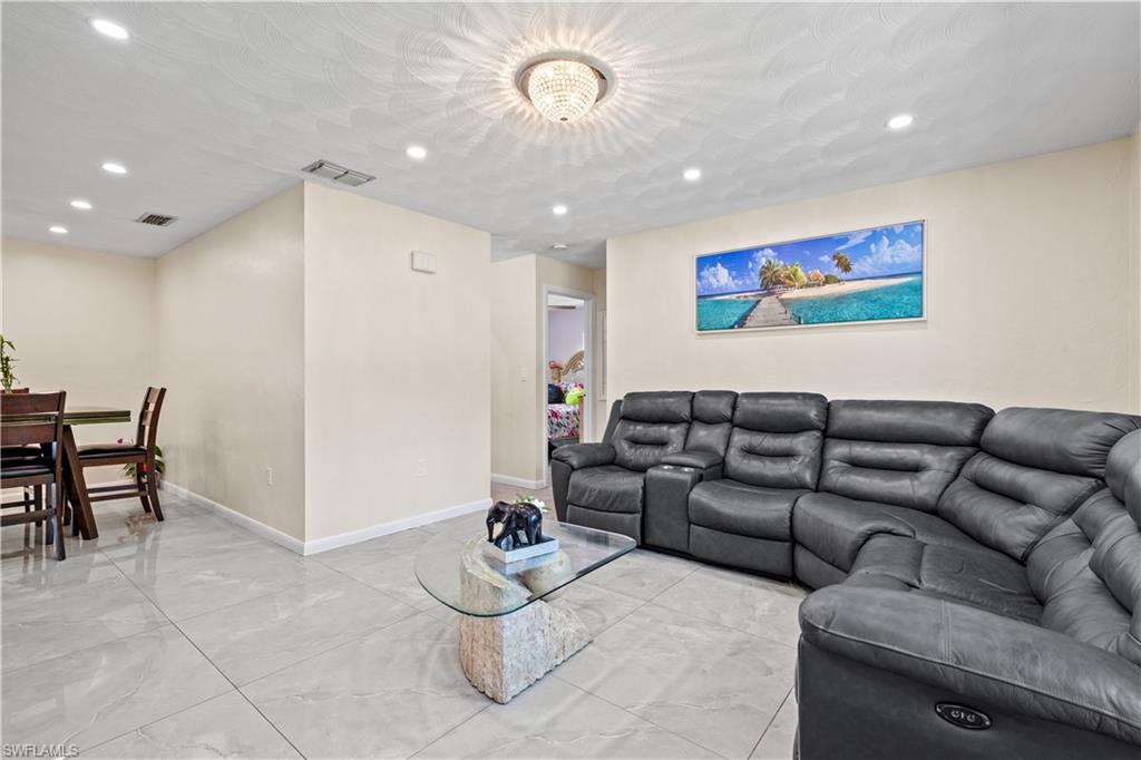 FORT MYERS SHORES - Residential