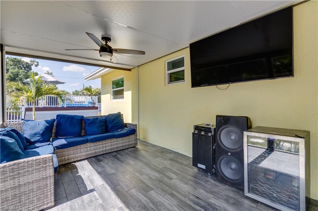 FORT MYERS SHORES - Residential