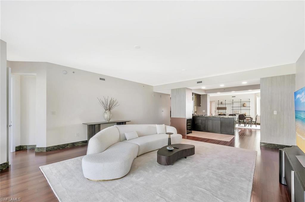 GRANDE PHOENICIAN - Residential