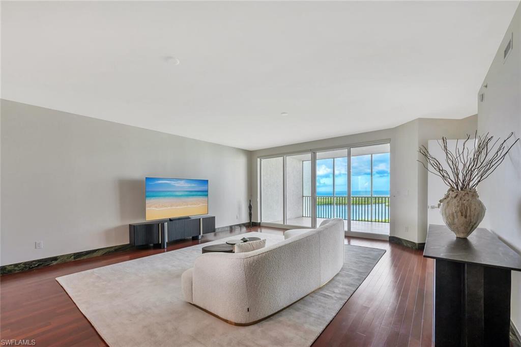 GRANDE PHOENICIAN - Residential