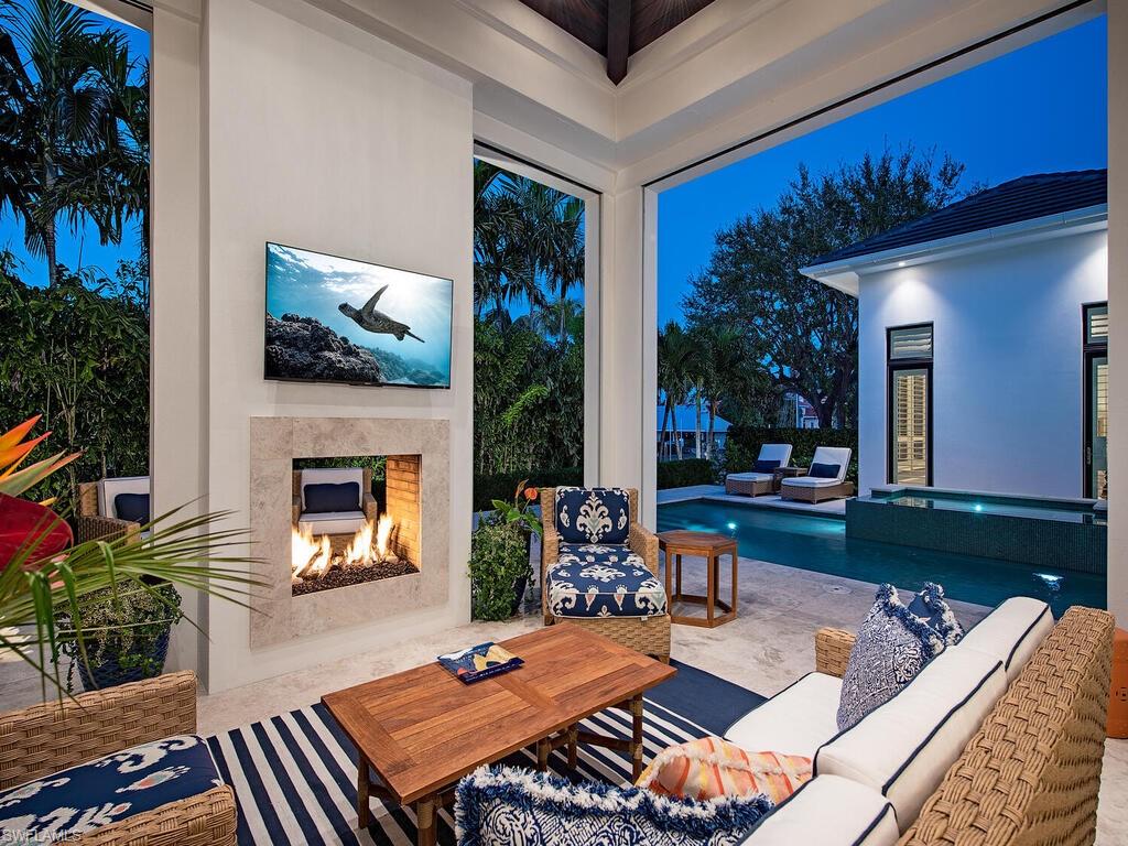 AQUALANE SHORES - Residential