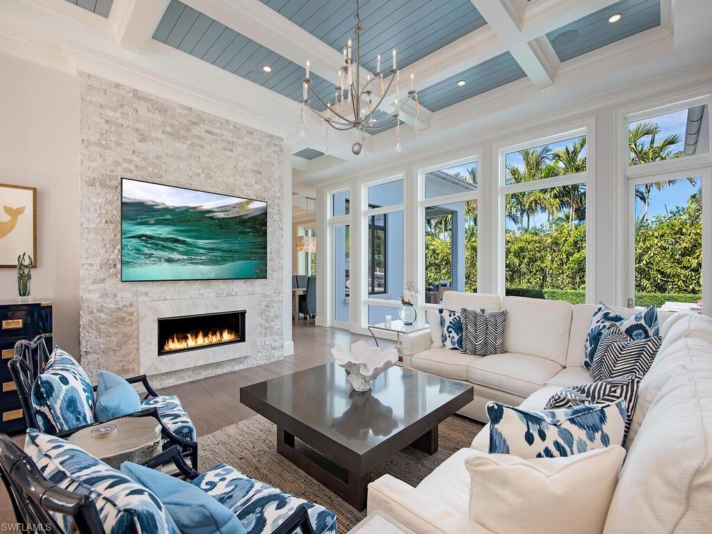 AQUALANE SHORES - Residential