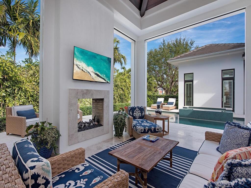 AQUALANE SHORES - Residential