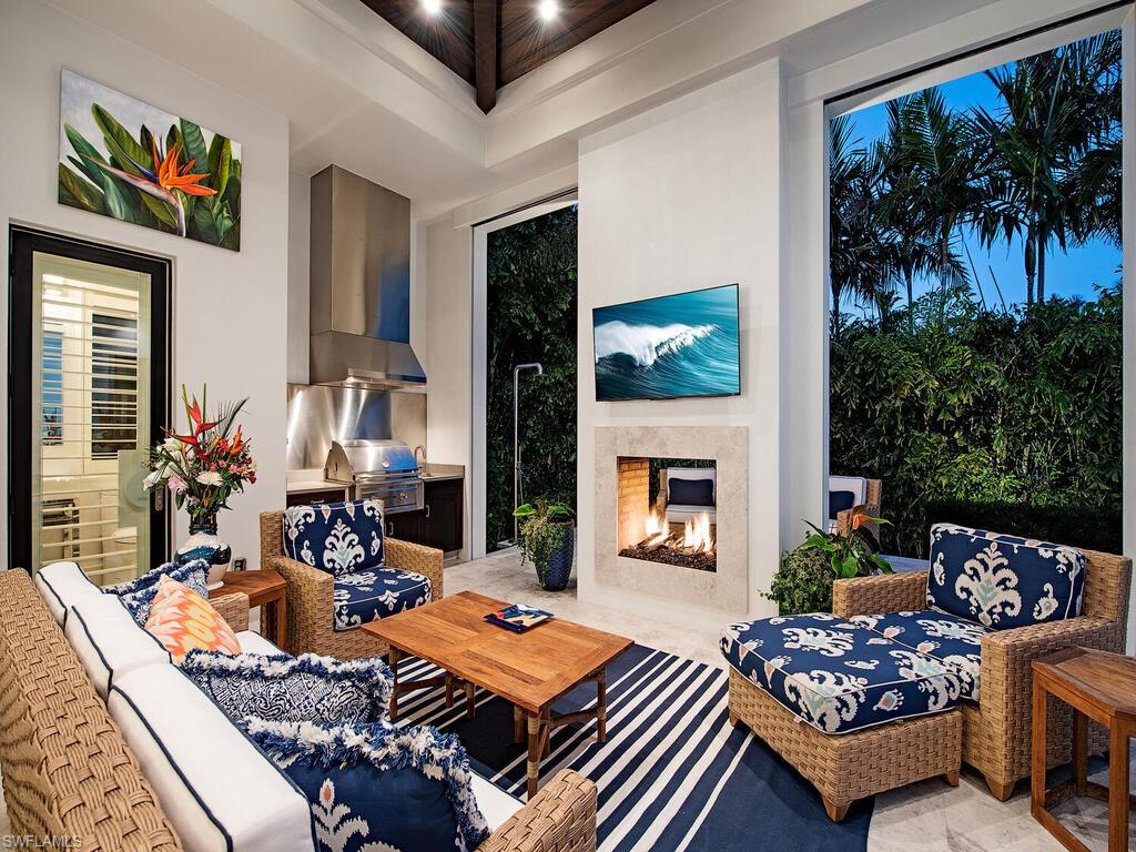 AQUALANE SHORES - Residential