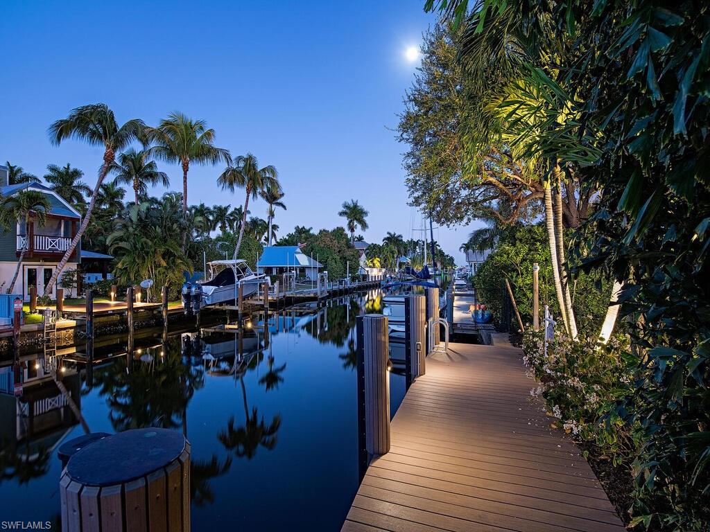 AQUALANE SHORES - Residential