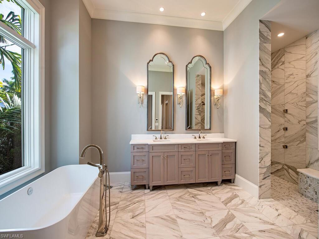 AQUALANE SHORES - Residential