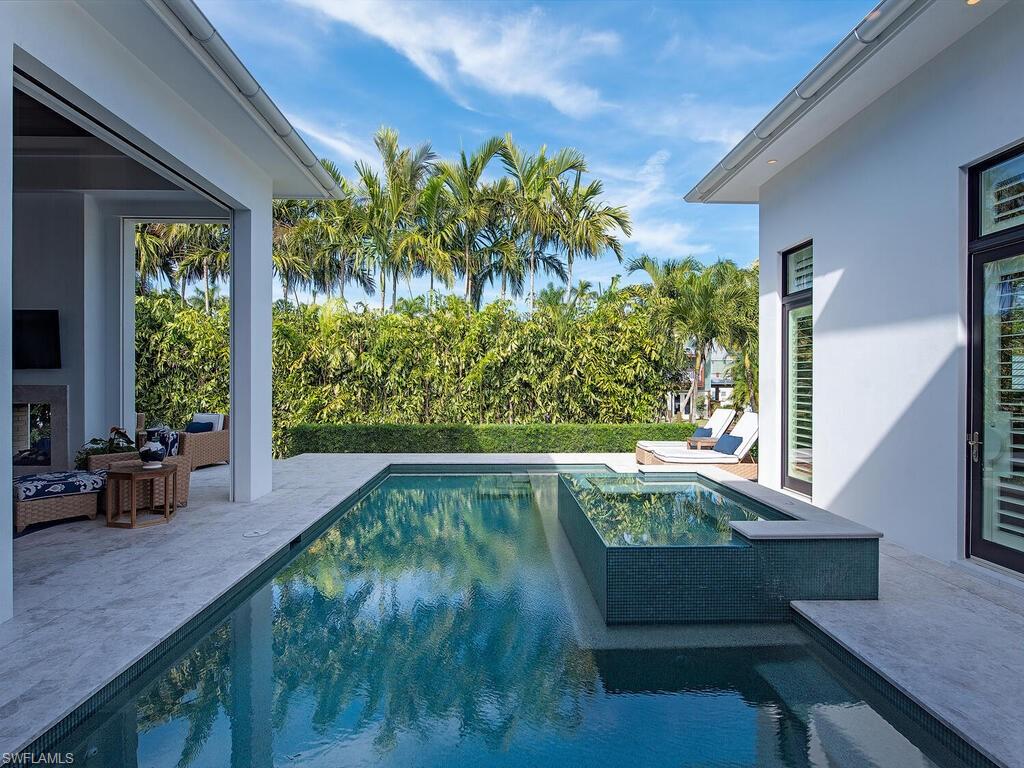 AQUALANE SHORES - Residential