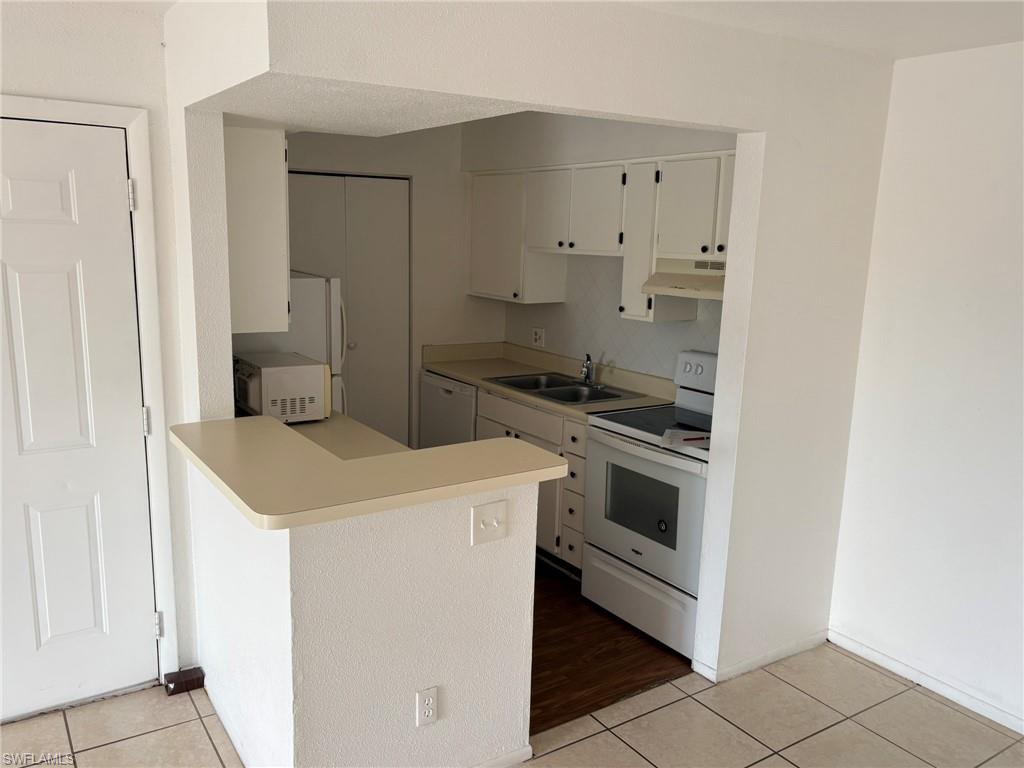 VILLAGE CREEK - Residential Lease