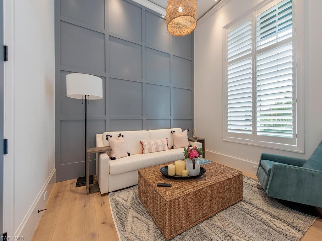 PARK SHORE - Residential