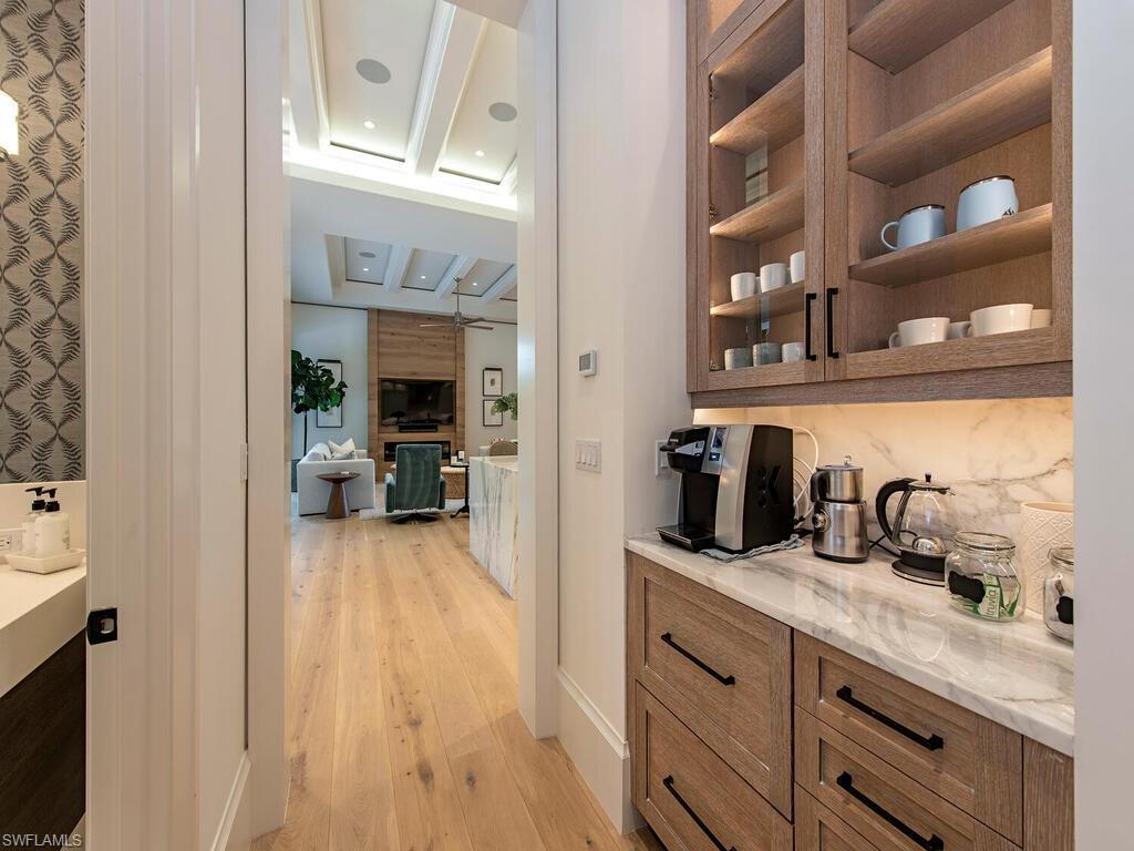 PARK SHORE - Residential