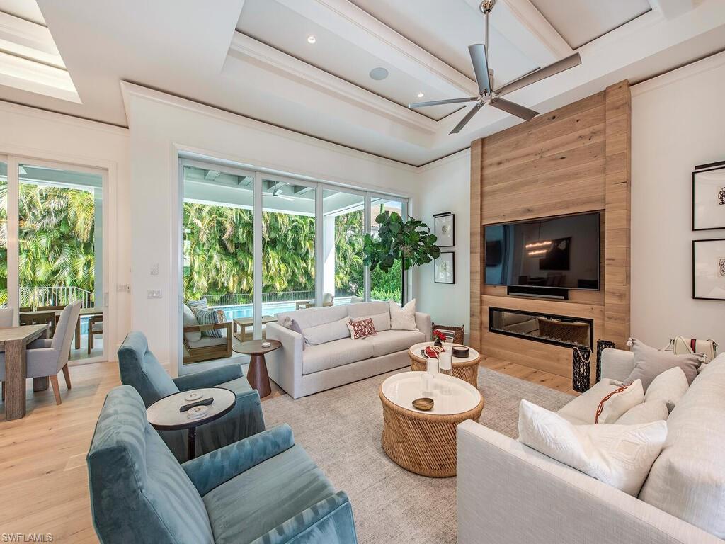 PARK SHORE - Residential