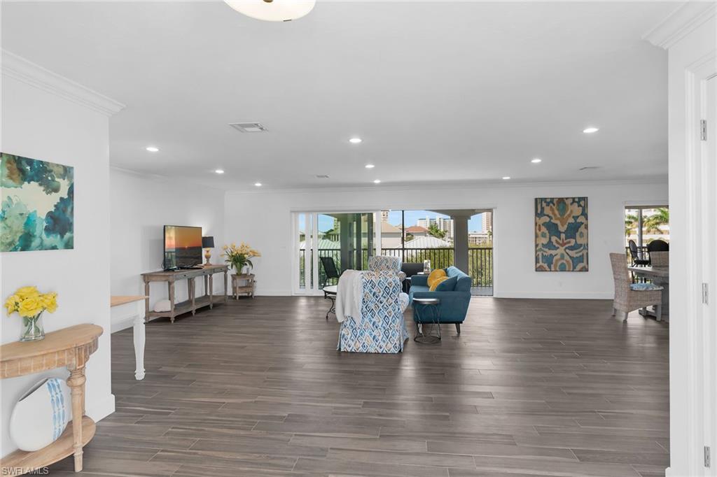 FLORENTINE VILLAS - Residential Lease