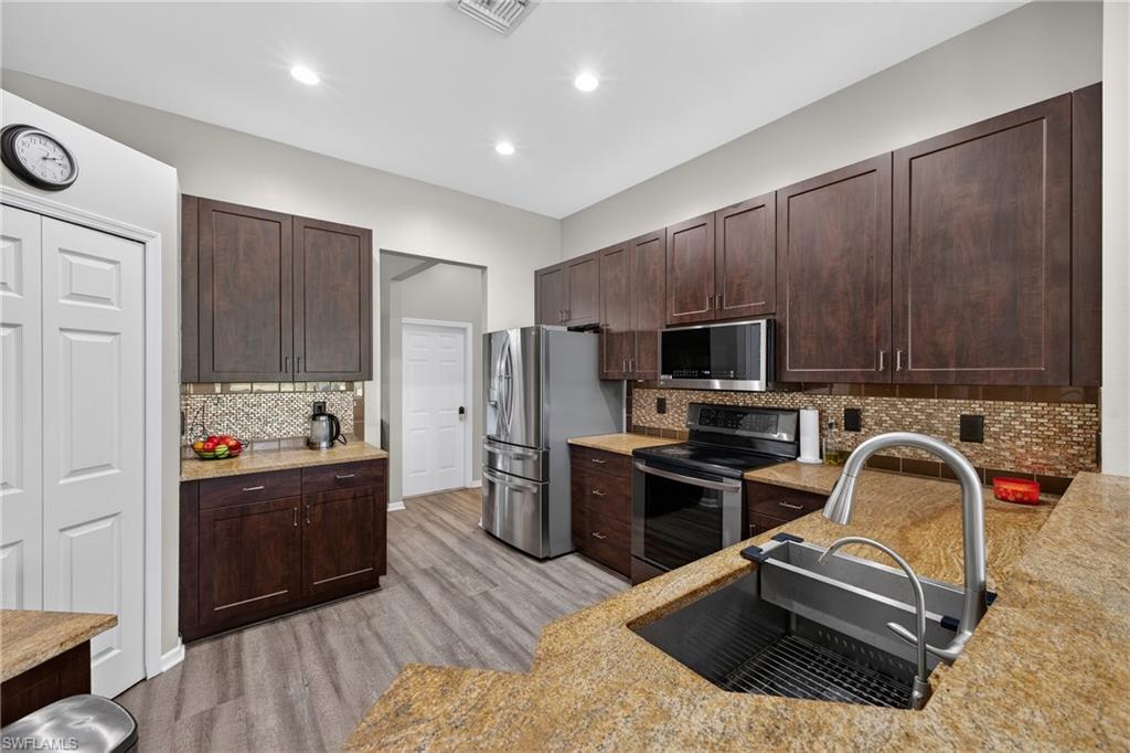 WATERWAYS OF NAPLES - Residential