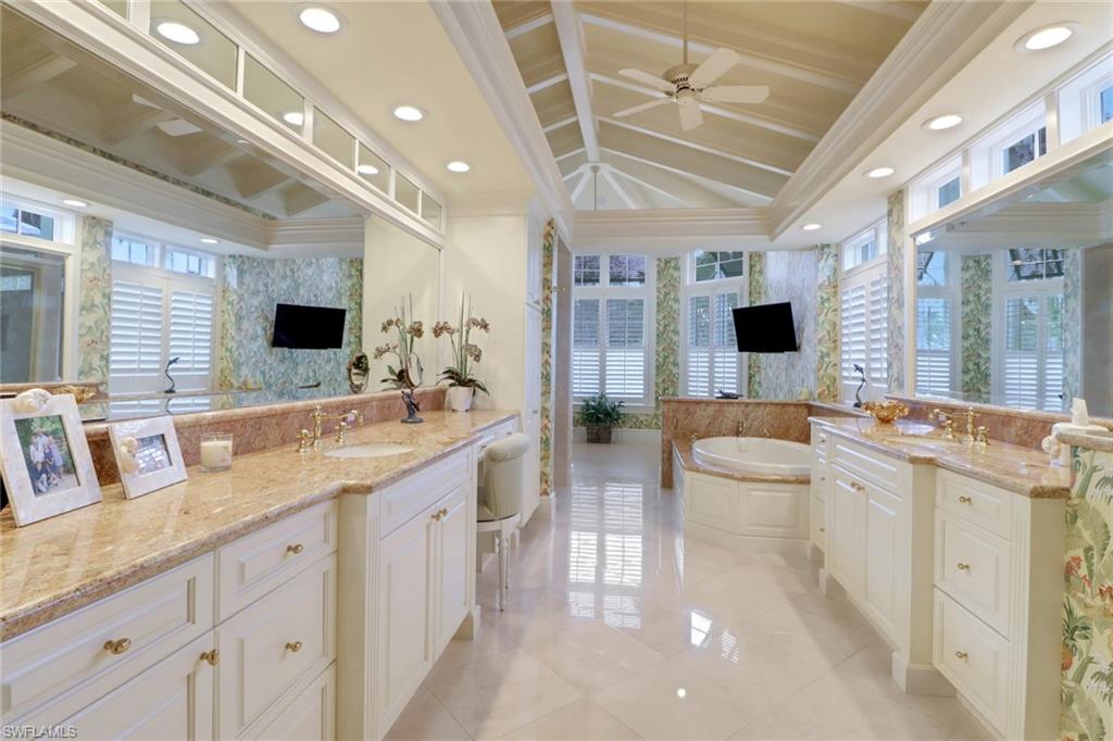 MOORINGS - Residential