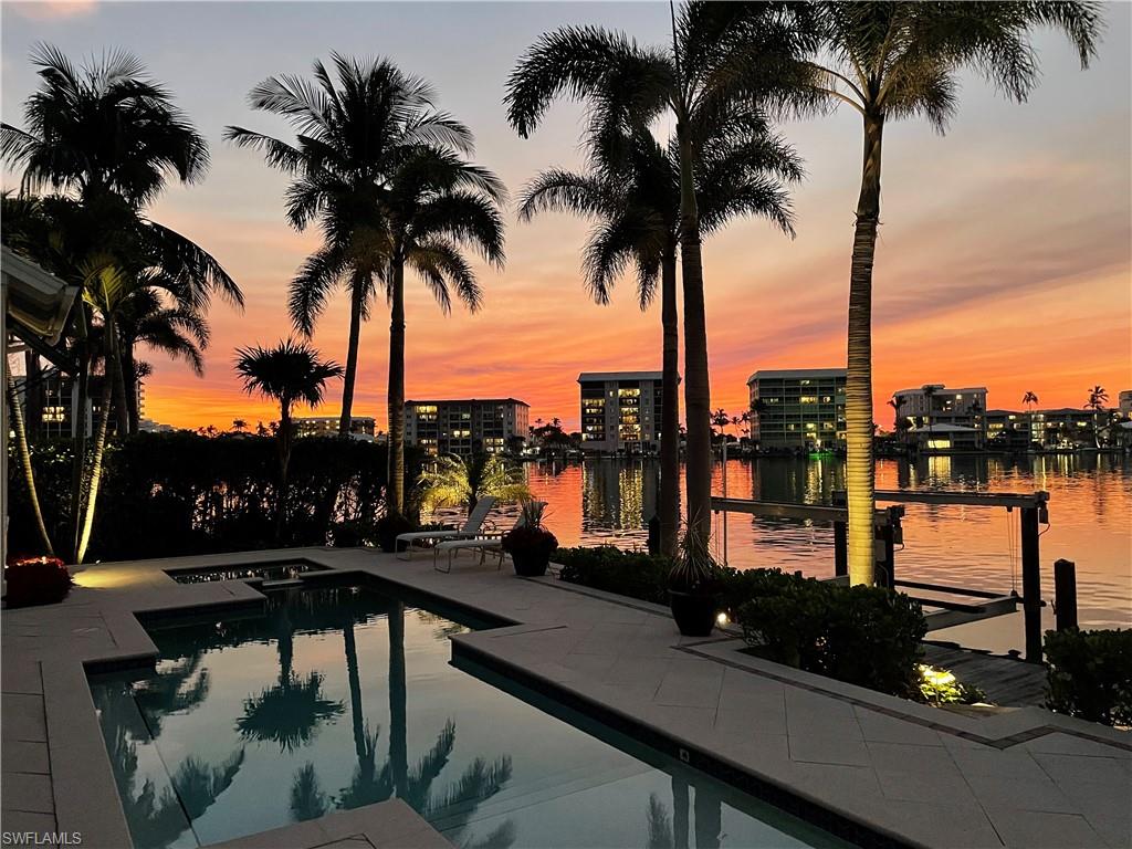 MOORINGS - Residential