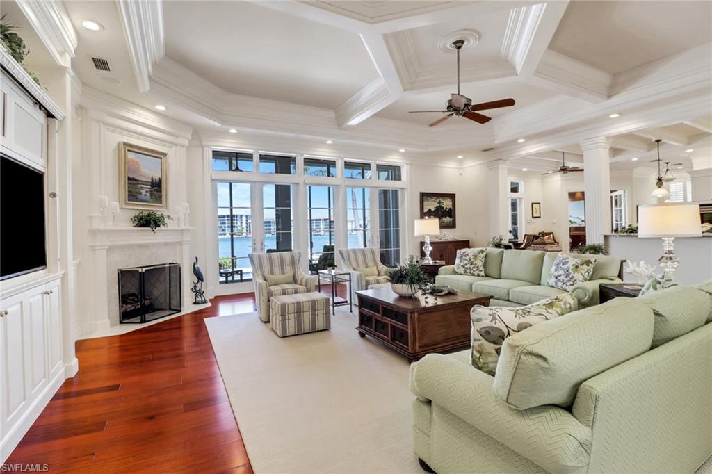 MOORINGS - Residential