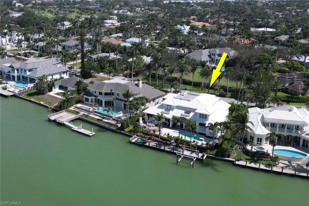 MOORINGS - Residential