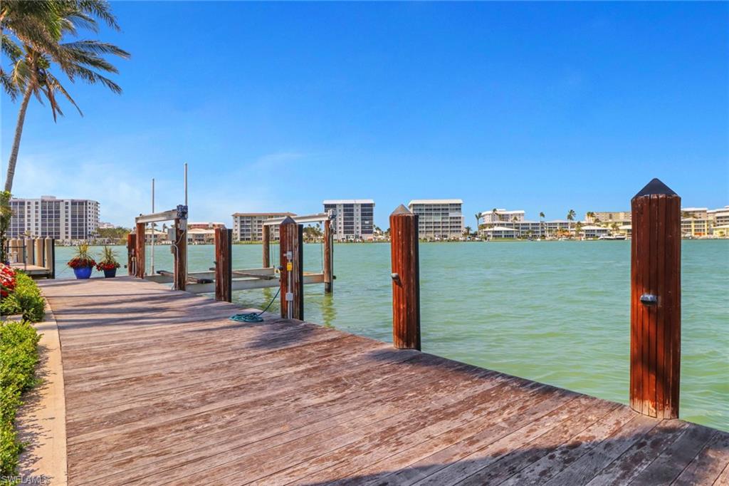 MOORINGS - Residential