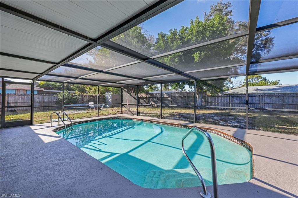 FOXMOOR PINES - Residential