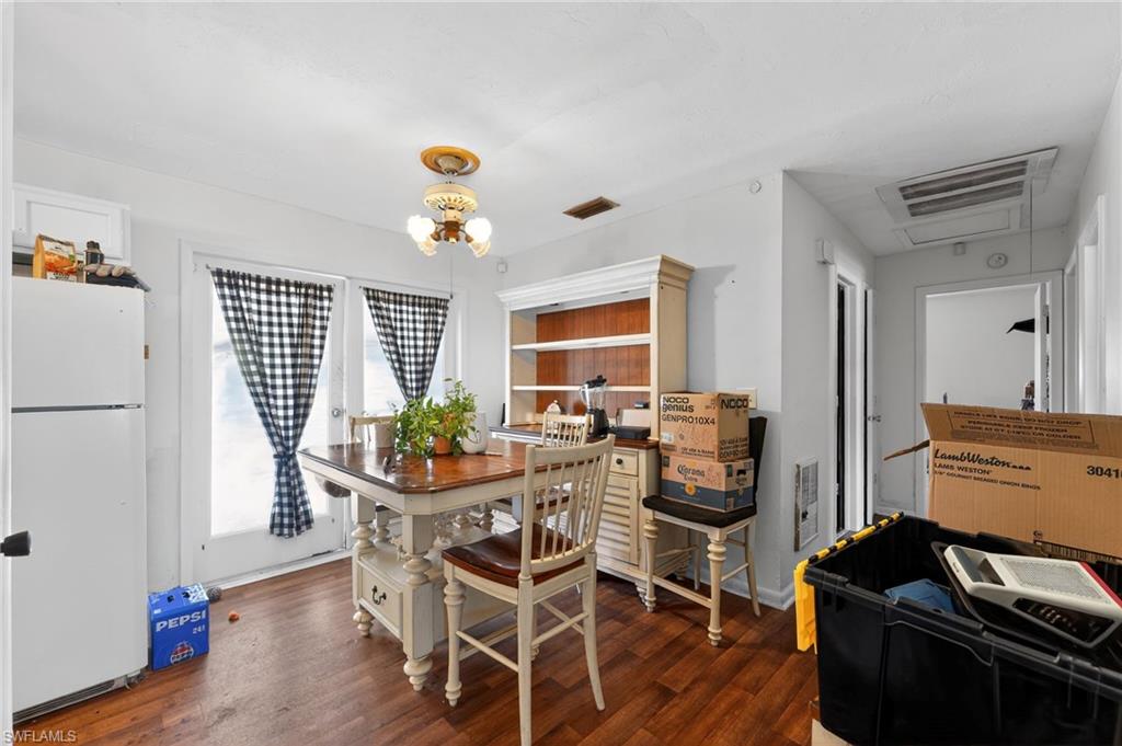 FORT MYERS SHORES - Residential