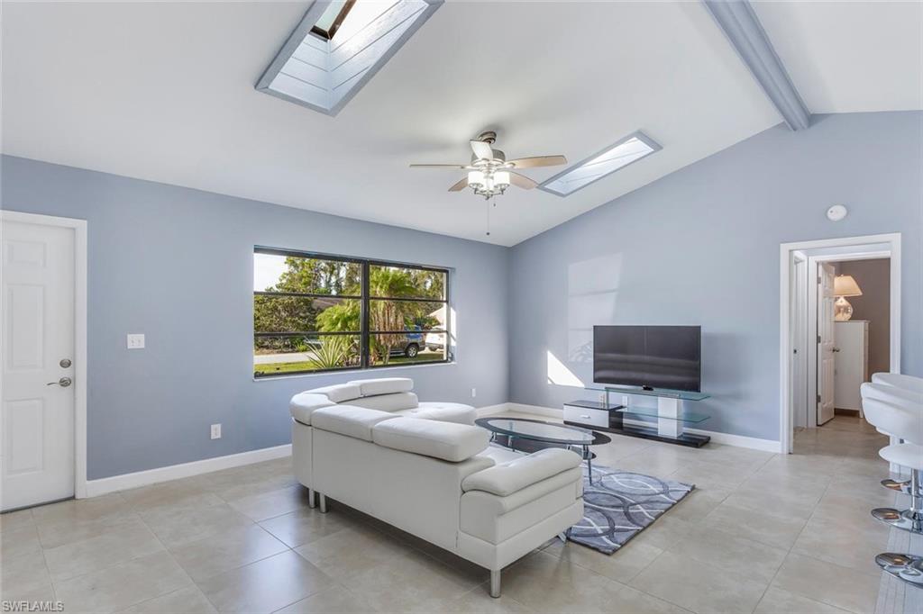 SAN CARLOS PARK - Residential