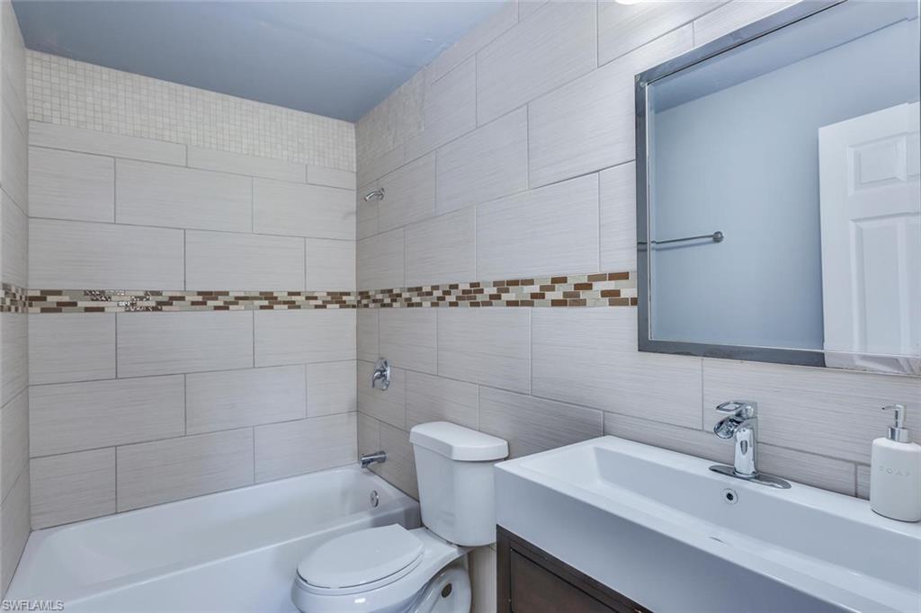 SAN CARLOS PARK - Residential