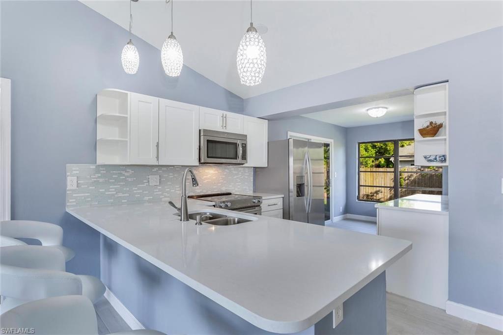 SAN CARLOS PARK - Residential