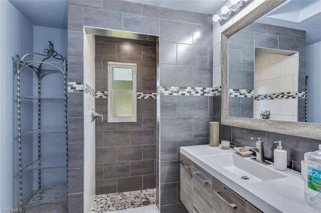 SAN CARLOS PARK - Residential