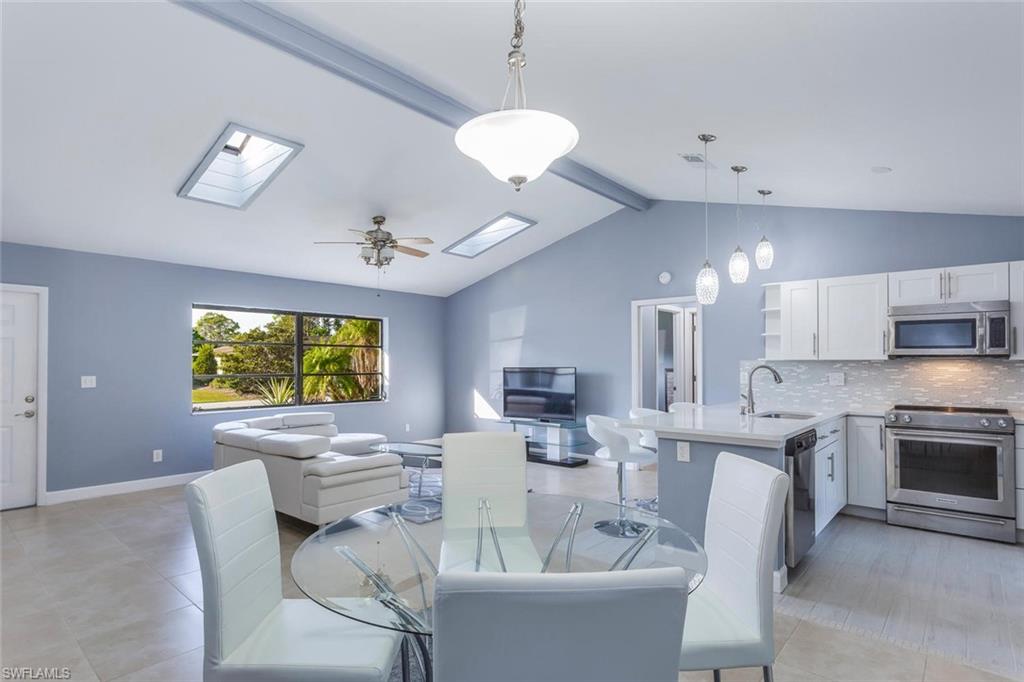 SAN CARLOS PARK - Residential