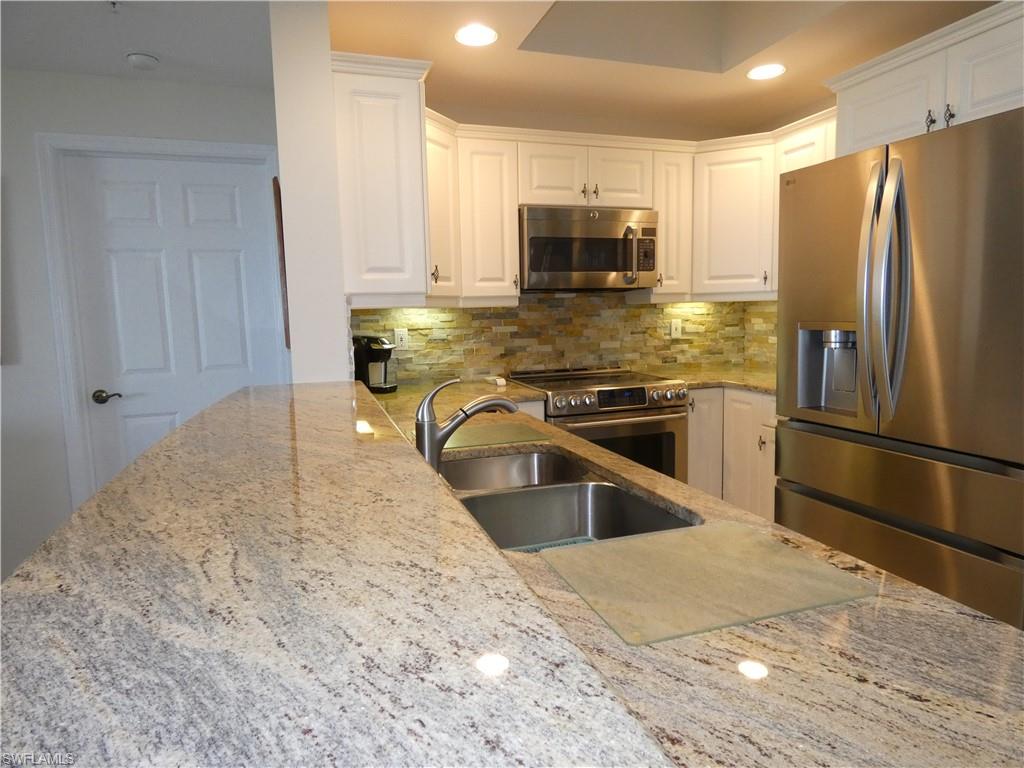 TOWER POINTE AT ARBOR TRACE - Residential