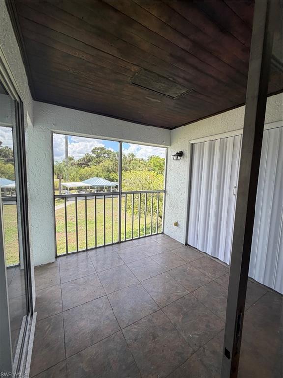 ROYAL HAWAIIAN CLUB - Residential