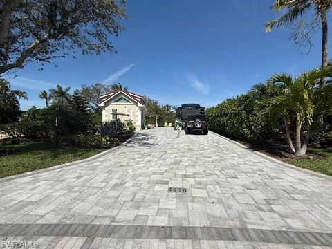 4670 Southern Breeze DR NAPLES FL 34114